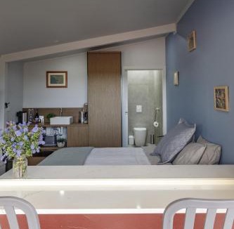 Oallen House | L'Air du Wombat Truffle Farm