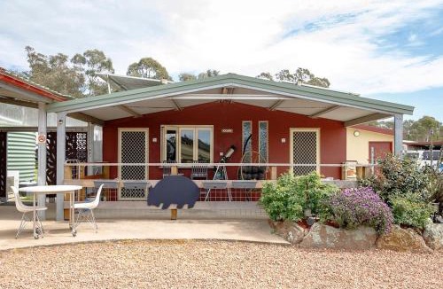 Oallen House | L'Air du Wombat Truffle Farm