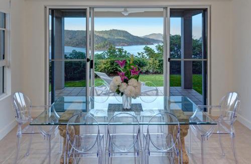 Hamilton Island House | La Bella Waters 1 Wide Reaching Ocean Views And Buggy