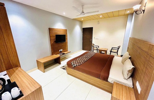 Gomti Nagar Hotel | La Casa Residency