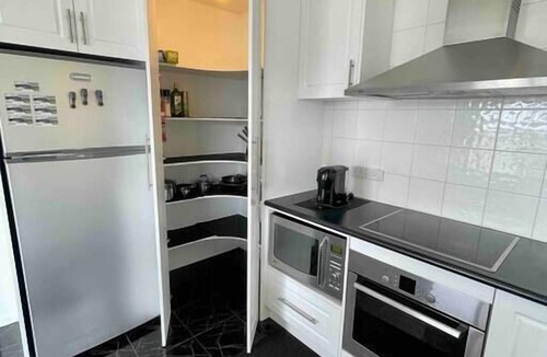 Berriedale House | La Chablisienne - Top Level