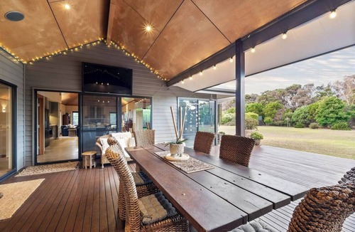 Burnside House | La Dimora Tranquil Retreat Where Bush Meets Beach