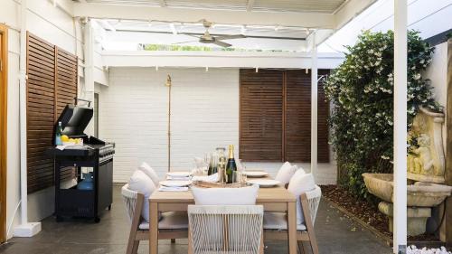Corlette House | La Luce - Port Stephens