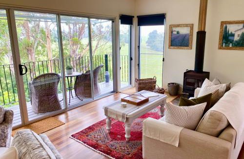 Balmoral Ridge Villa | "La Petite Grange" Maleny