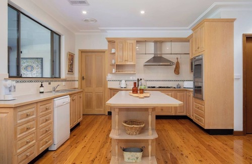 Pokolbin House | La Roseraie Elegant Hunter Valley Vines Homestead