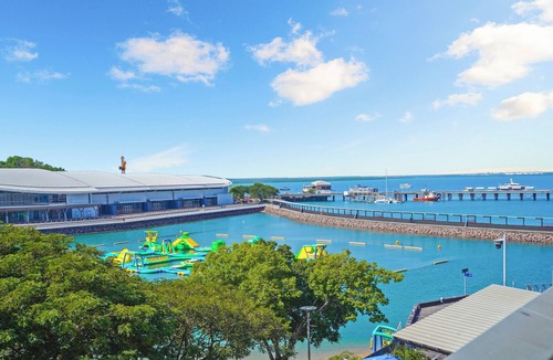 Darwin City Centre Apartment | Lagoon Waterfront Oasis, relaxing balcony & BBQ