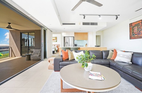 Darwin City Centre Apartment | Lagoon Waterfront Oasis, relaxing balcony & BBQ