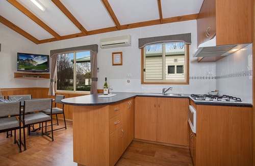 Hamilton Other | Lake Hamilton Motor Village & Caravan Park