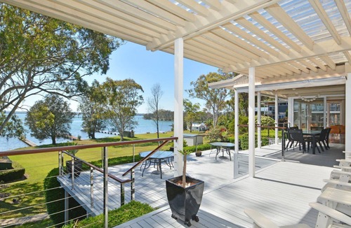 Morisset Park House | Lake Macquaries' Edgewater Escape at Morisset Memories