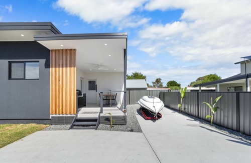 Belmont South House | Lake Ocean Retreat Macquarie n
