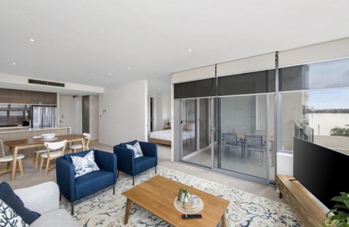 Kingston Apartment | Lakefront 116 Kingston ACT