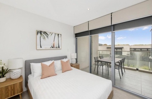 Kingston Apartment | Lakefront 116 Kingston ACT