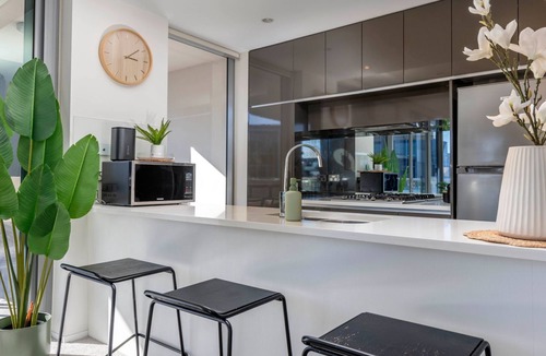 Kingston Apartment | Lakefront Retreat with Stunning Views