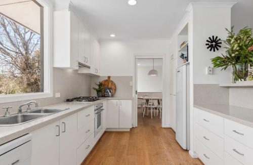 Point Lonsdale House | Laker Retreat