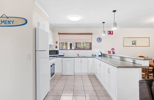 Dalmeny Apartment | Lakesea Unit on Mort