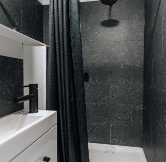 Falls Creek Hotel | Lakeside Falls Creek