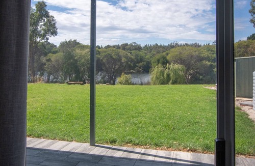 Myalup House | Lakeside Holiday Home Myalup