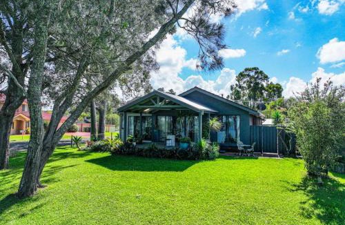 Karraganbah House | Lakeside Lodge