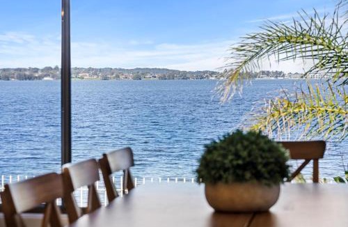 Buff Point House | Lakeside Luxury Buff Point