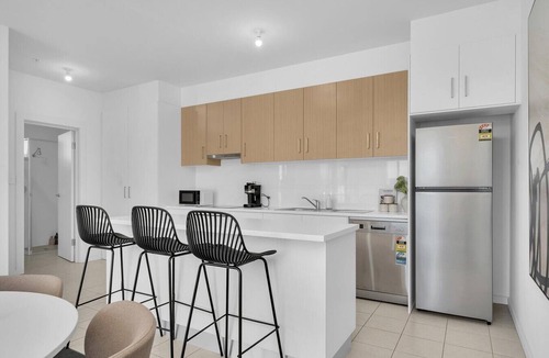 Lightsview Apartment | Lakeside Nook | By Host Solutions