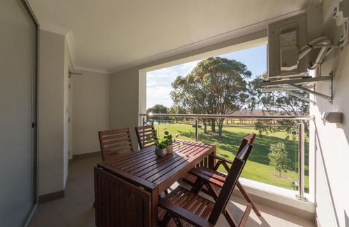 Rockingham Apartment | Lakeview Apartments B2 Suite 18