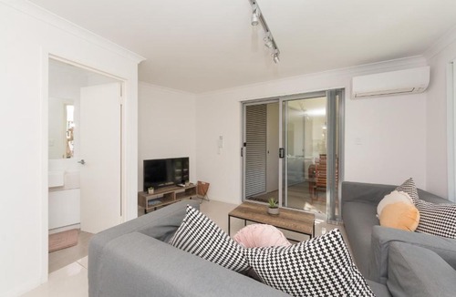 Rockingham Apartment | Lakeview Apartments B2 Suite 18