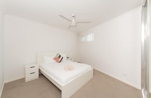 Rockingham Apartment | Lakeview Apartments B2 Suite 18