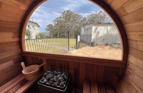 Mooloolah Valley House | Lakeview Cottage in Mooloolah Valley: Pool & Sauna