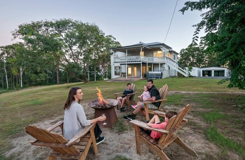 Mooloolah Valley House | Lakeview Cottage in Mooloolah Valley: Pool & Sauna