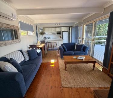 Green Point House | Lakeview Cottage