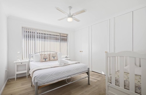 Budgewoi House | Lakeview Tranquility