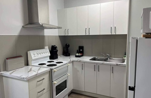 Slade Point Apartment | Lamberts Beach Unit, Whale Lookout 2 Min