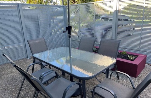 Slade Point Apartment | Lamberts Beach Unit, Whale Lookout 2 Min