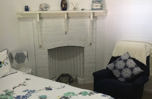 Coonabarabran House | Langley Cottage Queen Room