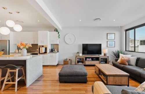 Launceston CBD Apartment | Large CBD apartment with parking