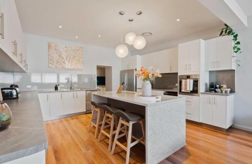 Launceston CBD Apartment | Large CBD apartment with parking