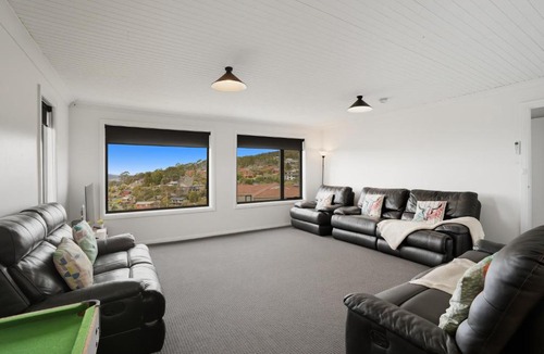 Lenah Valley House | Large House, Centrally Located With Amazing Views
