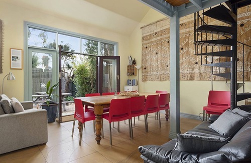 Queenscliff House | Large House on Wharf Street