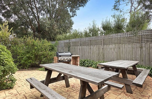 Queenscliff House | Large House on Wharf Street