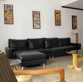 Narrabundah Apartment | Large Modern 3BR 2 BATH Apt in Central Location for Families, Workers, Groups