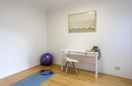 Scarborough House | Large Modern Home close to Scarborough Beach