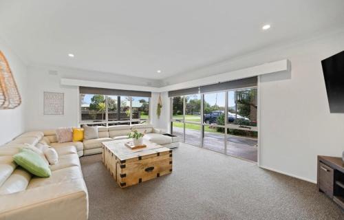 Newhaven House | Large Pet Friendly Island Escape