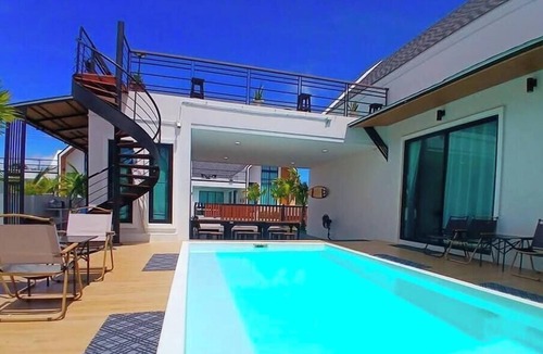 Rayong Villa | Large Private Pool Villa, 650 m From Mae Rumphueng Beach