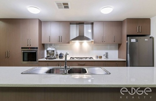 Munno Para West House | Large spacious 4 bedroom home