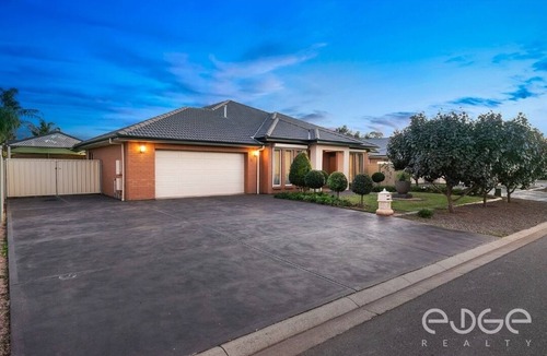 Munno Para West House | Large spacious 4 bedroom home