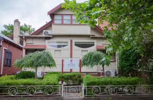 Soldiers Hill Apartment | Large Studio Apartment with Spa
