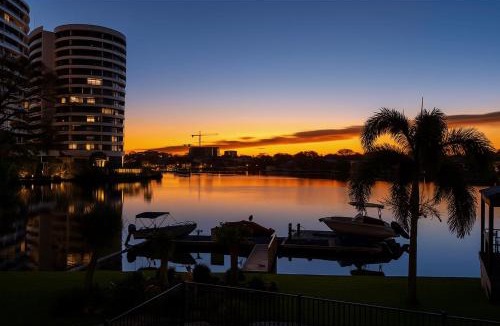 Biggera Waters House | Large Waterfront Property with Spectacular Views & Sunsets