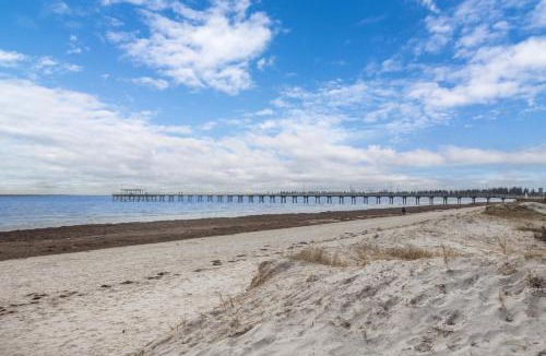 Largs Bay Apartment | Largs Bay Bliss, 2 Bedroom Beachside Retreat