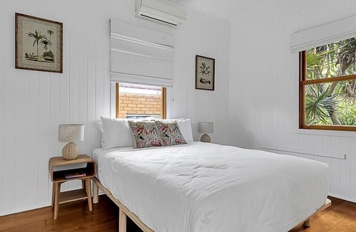 Tugun House | Las Palmas Summary: L