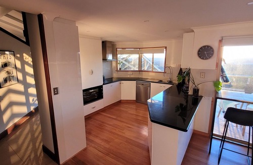 Gooseberry Hill House | Lascelles Lookout - A Haven On The Hill with uninterrupted views of Perth